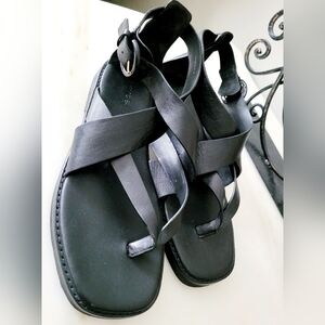 Vince Morris Women's Black Soft Leather Strappy Sandals US 9